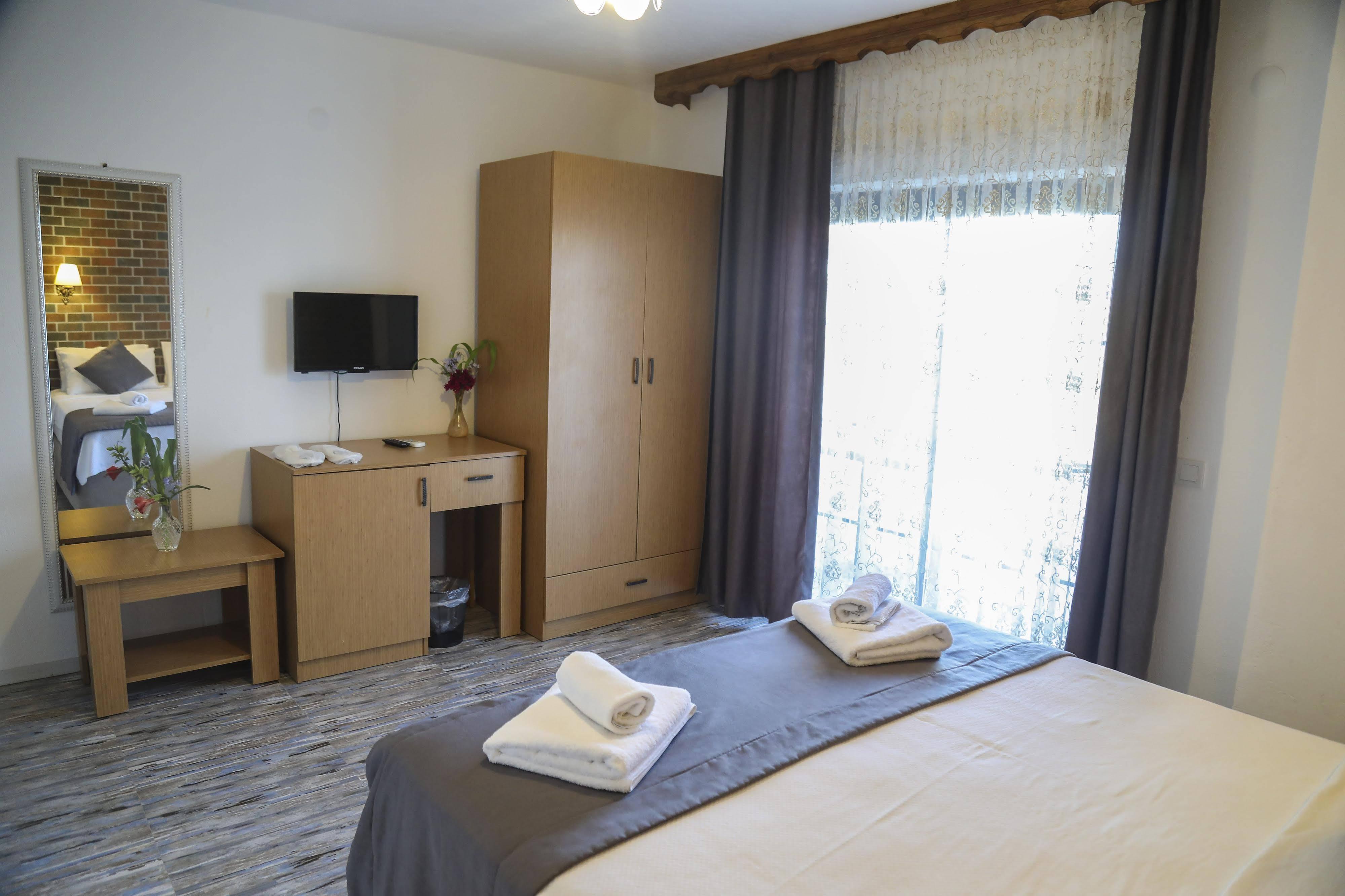Aksu Hotel Alacati Exterior foto
